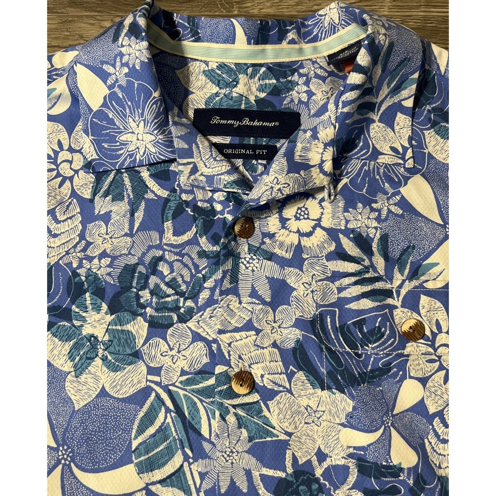 Tommy‎ Bahama Island Zone Silk/Polyester Floral Print Hawaiian Shirt Size Small